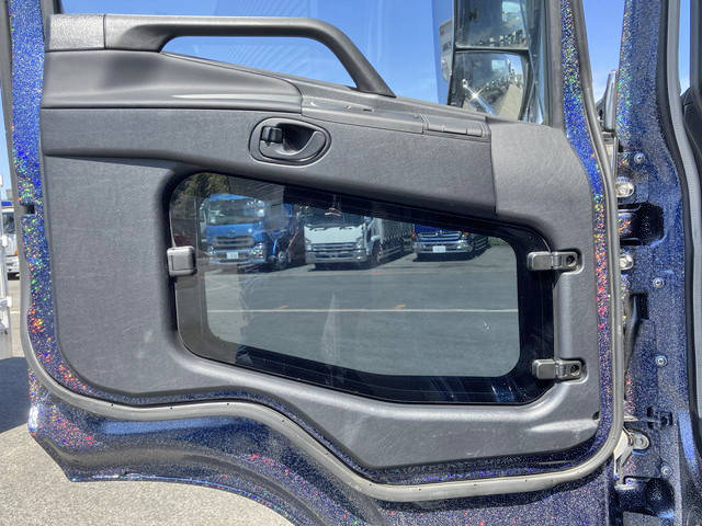 三菱ふそうスーパーグレートアルミウイング大型（10t）[写真28]