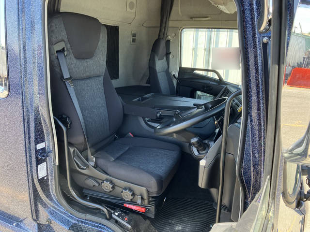 三菱ふそうスーパーグレートアルミウイング大型（10t）[写真34]