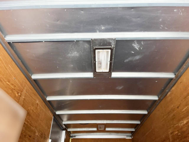 トヨタトヨエースアルミバン小型（2t・3t）[写真12]