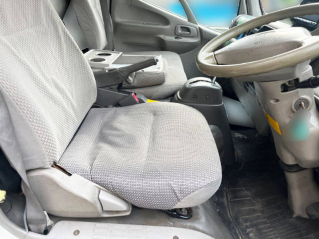 トヨタトヨエースアルミバン小型（2t・3t）[写真22]