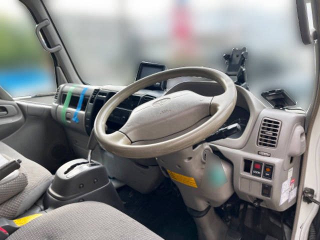 トヨタトヨエースアルミバン小型（2t・3t）[写真25]