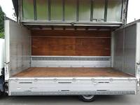 三菱ふそうキャンターアルミウイング小型（2t・3t）[写真14]