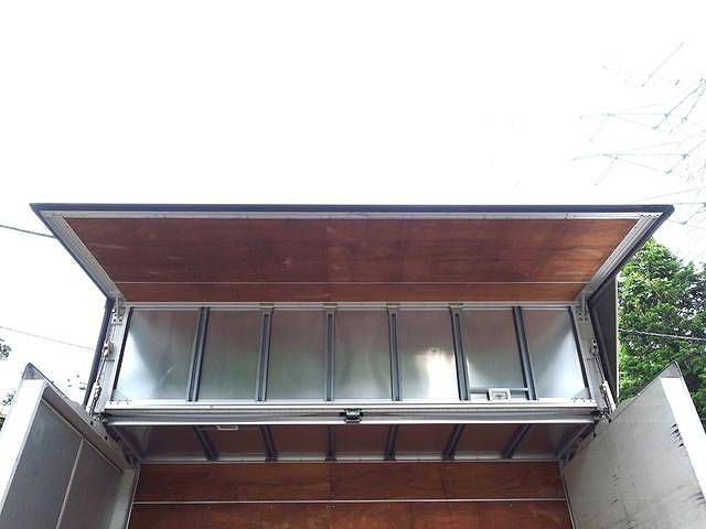 三菱ふそうキャンターアルミウイング小型（2t・3t）[写真14]