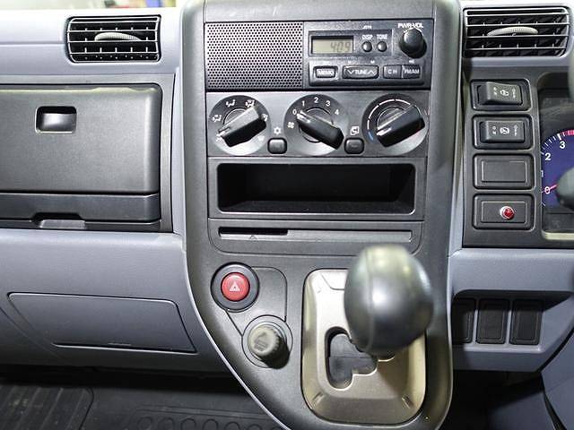 三菱ふそうキャンターアルミウイング小型（2t・3t）[写真33]