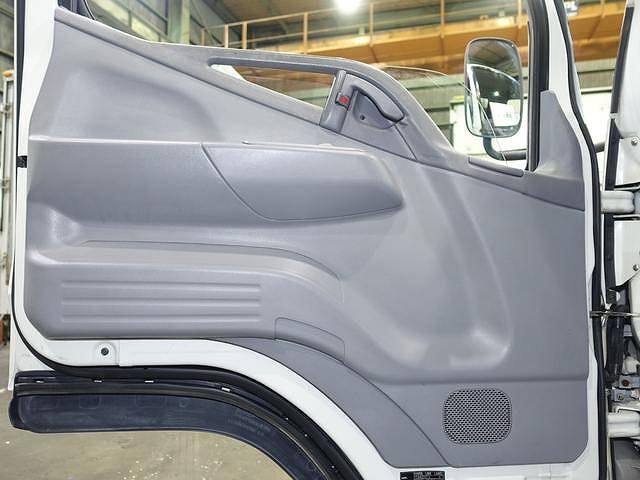 三菱ふそうキャンターアルミウイング小型（2t・3t）[写真37]