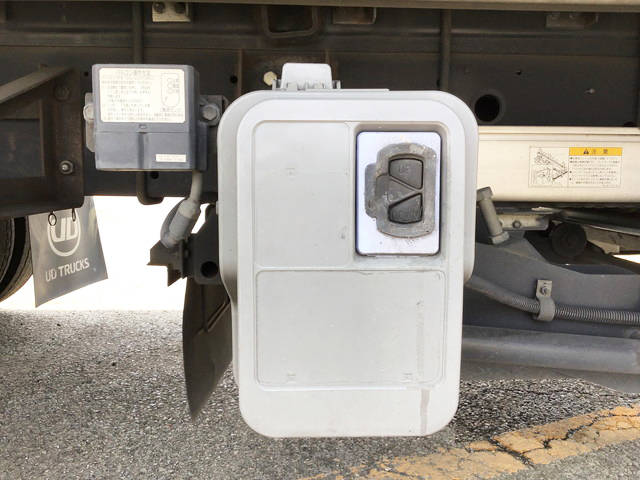 UDトラックスクオンアルミウイング大型（10t）[写真19]