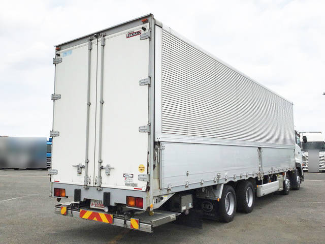 UDトラックスクオンアルミウイング大型（10t）[写真02]