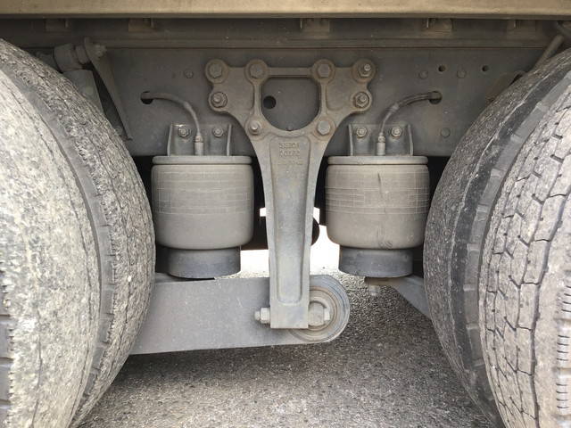 UDトラックスクオンアルミウイング大型（10t）[写真23]