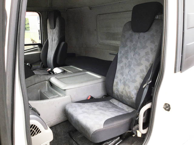 UDトラックスクオンアルミウイング大型（10t）[写真31]