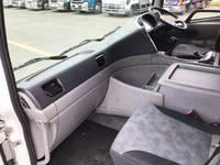 UDトラックスクオンアルミウイング大型（10t）[写真35]