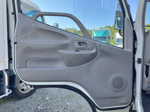 日野デュトロ平ボディ小型（2t・3t）[写真24]