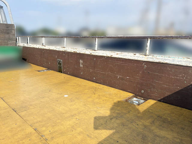 いすゞエルフ平ボディ小型（2t・3t）[写真10]