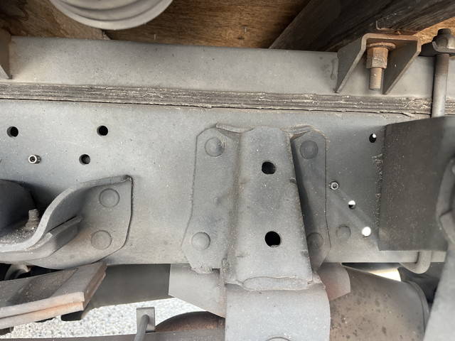 いすゞエルフ平ボディ小型（2t・3t）[写真15]