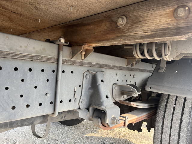 いすゞエルフ平ボディ小型（2t・3t）[写真17]