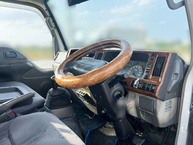 いすゞエルフ平ボディ小型（2t・3t）[写真27]