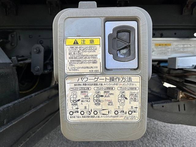 いすゞエルフアルミバン小型（2t・3t）[写真10]