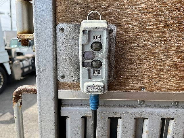 いすゞエルフアルミバン小型（2t・3t）[写真16]