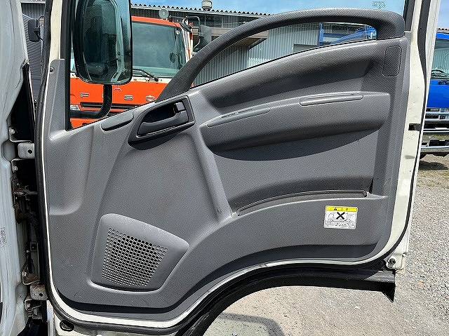 いすゞエルフアルミバン小型（2t・3t）[写真17]