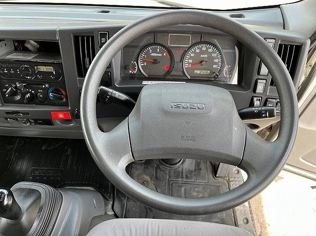 いすゞエルフアルミバン小型（2t・3t）[写真22]