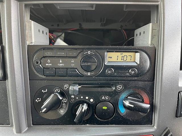 いすゞエルフアルミバン小型（2t・3t）[写真26]