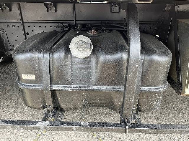 いすゞエルフアルミバン小型（2t・3t）[写真36]