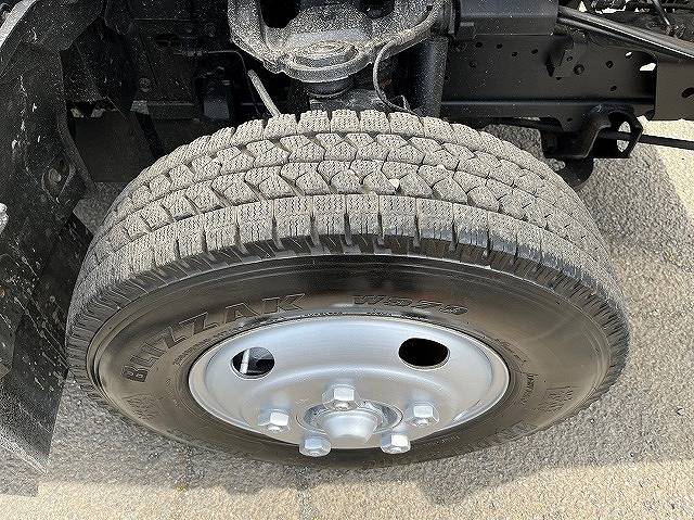 いすゞエルフアルミバン小型（2t・3t）[写真38]