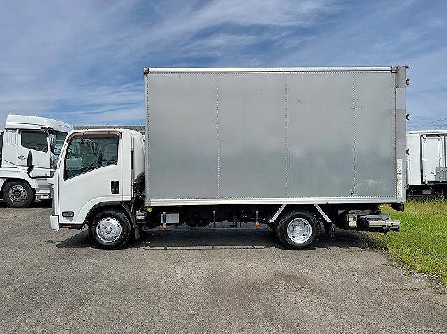 いすゞエルフアルミバン小型（2t・3t）[写真06]