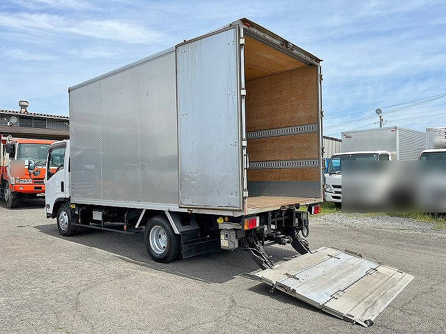いすゞエルフアルミバン小型（2t・3t）[写真08]