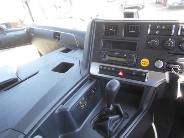 三菱ふそうスーパーグレートセルフクレーン4段大型（10t）[写真31]