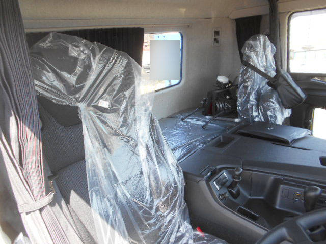 三菱ふそうスーパーグレートセルフクレーン4段大型（10t）[写真32]