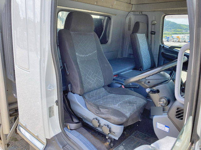 日野レンジャーアルミウイング中型（4t）[写真28]