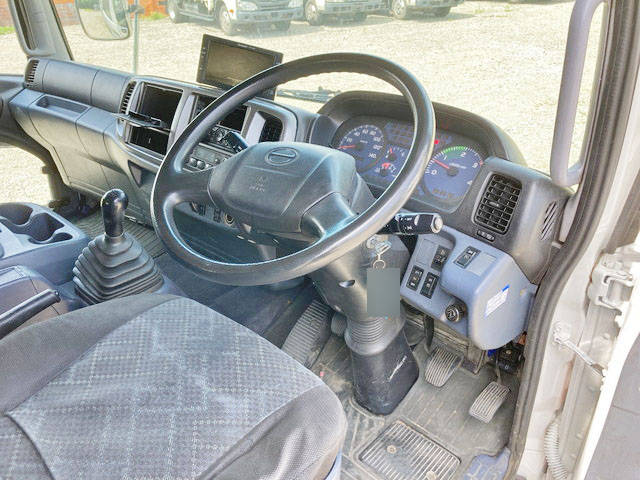 日野レンジャーアルミウイング中型（4t）[写真30]