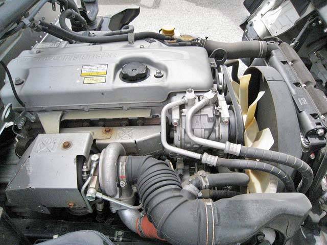 三菱ふそうキャンターガッツアルミバン小型（2t・3t）[写真10]