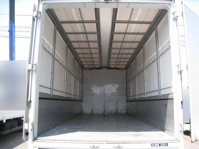 三菱ふそうファイター幌ウイング中型（4t）[写真10]