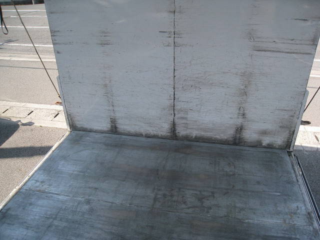 三菱ふそうファイター幌ウイング中型（4t）[写真13]