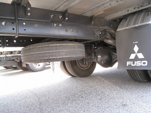 三菱ふそうファイター幌ウイング中型（4t）[写真20]