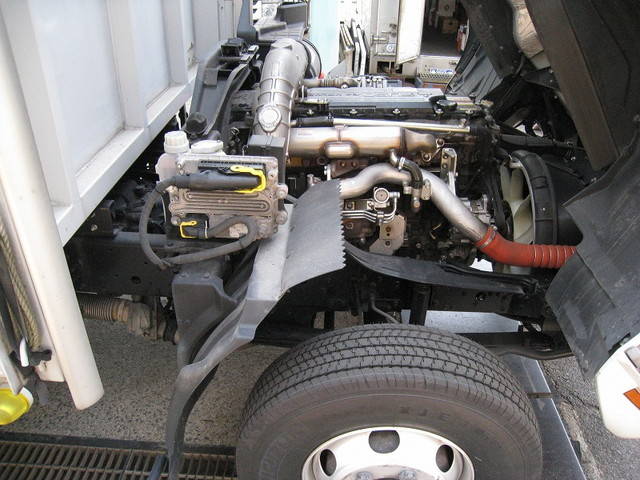 三菱ふそうファイター幌ウイング中型（4t）[写真24]