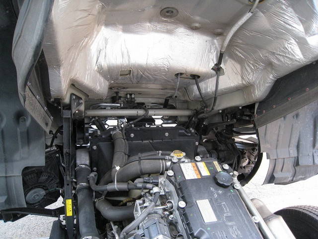 三菱ふそうファイター幌ウイング中型（4t）[写真25]