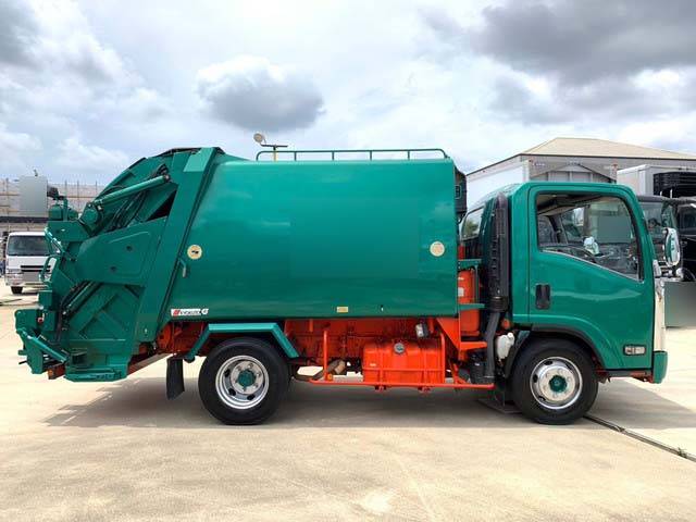 いすゞエルフパッカー車（塵芥車）小型（2t・3t）[写真05]