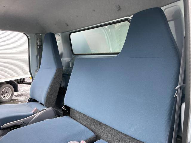 三菱ふそうキャンターパネルバン小型（2t・3t）[写真12]