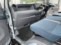 三菱ふそうキャンターパネルバン小型（2t・3t）[写真13]