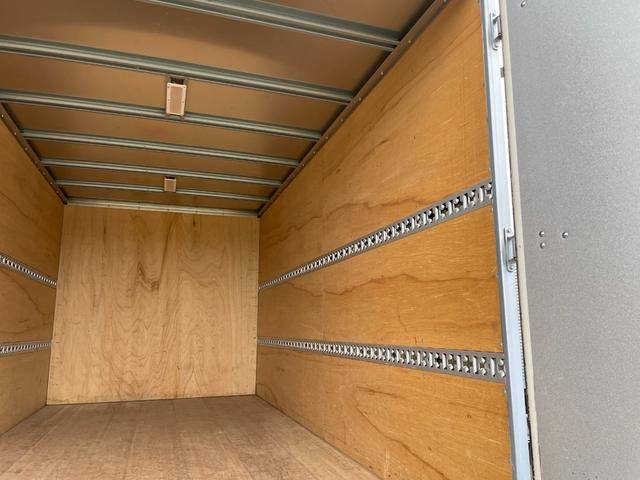 三菱ふそうキャンターパネルバン小型（2t・3t）[写真16]