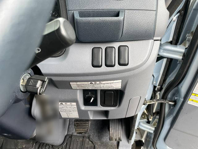 三菱ふそうキャンターパネルバン小型（2t・3t）[写真25]