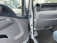 三菱ふそうキャンターパネルバン小型（2t・3t）[写真28]