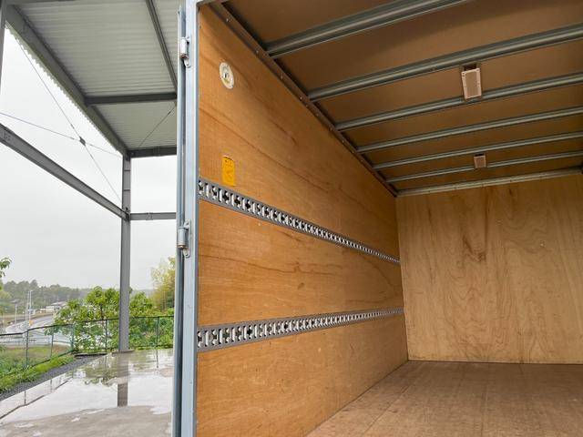 三菱ふそうキャンターパネルバン小型（2t・3t）[写真35]