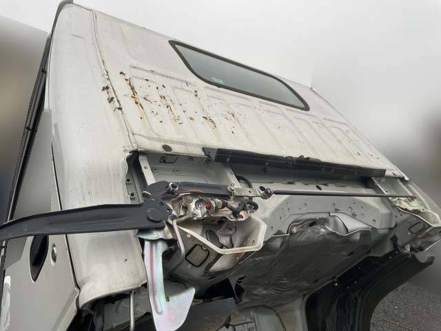 いすゞエルフ平ボディ小型（2t・3t）[写真11]