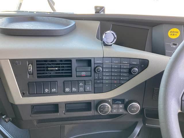 ボルボボルボFHトレーラーヘッド（トラクターヘッド）大型（10t）[写真17]