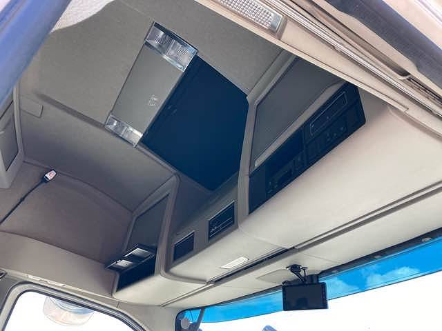 ボルボボルボFHトレーラーヘッド（トラクターヘッド）大型（10t）[写真18]