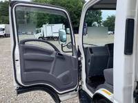 いすゞエルフ冷凍車（冷蔵車）小型（2t・3t）[写真16]