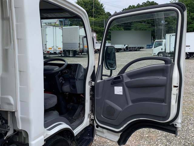 いすゞエルフ冷凍車（冷蔵車）小型（2t・3t）[写真18]